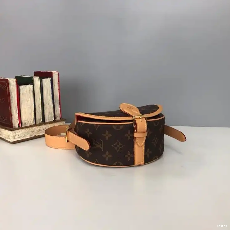 19B570257 Bags LV 0715
